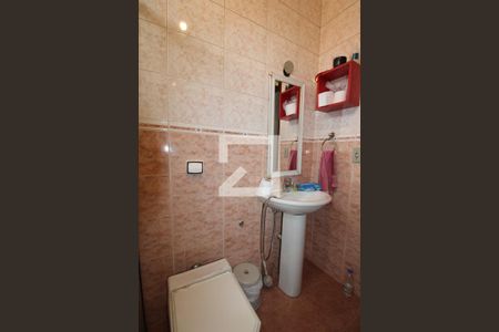 Casa à venda com 316m², 3 quartos e 6 vagasBanheiro Social