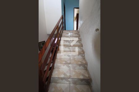 Casa à venda com 316m², 3 quartos e 6 vagasEscada