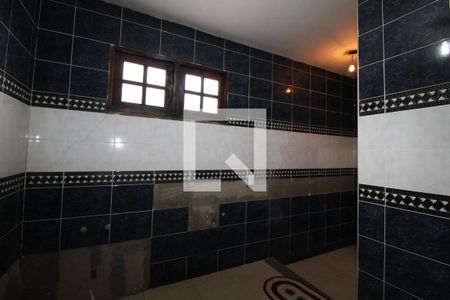 Casa à venda com 316m², 3 quartos e 6 vagasBanheiro do Quarto 1 (suíte)