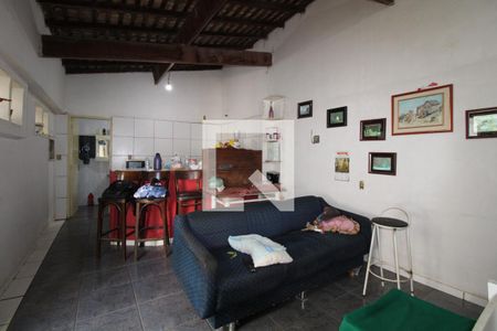 Casa à venda com 316m², 3 quartos e 6 vagasEdícula - Sala e Cozinha