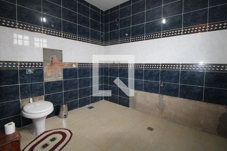 Casa à venda com 316m², 3 quartos e 6 vagasBanheiro do Quarto 1 (suíte)