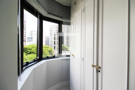 Apartamento para alugar com 120m², 2 quartos e 2 vagas Apartamento para alugar com 120m², 2 quartos e 2 vagasVaranda da Suíte