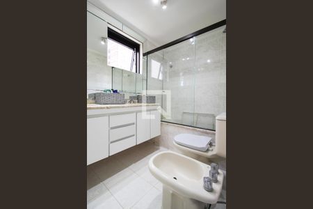 Apartamento para alugar com 120m², 2 quartos e 2 vagas Apartamento para alugar com 120m², 2 quartos e 2 vagasBanheiro da Suíte