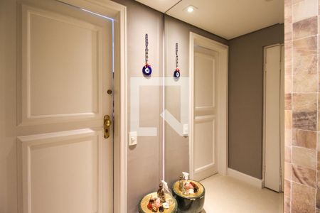 Apartamento para alugar com 120m², 2 quartos e 2 vagas Apartamento para alugar com 120m², 2 quartos e 2 vagasHall do apartamento