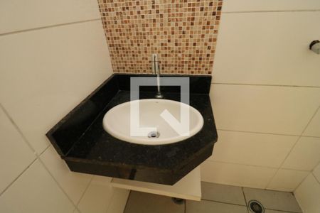 Casa à venda com 110m², 3 quartos e 2 vagasBanheiro Suíte 2