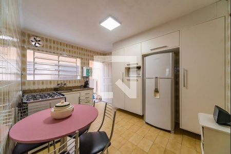 Casa à venda com 135m², 2 quartos e 2 vagas Casa à venda com 135m², 2 quartos e 2 vagasCozinha