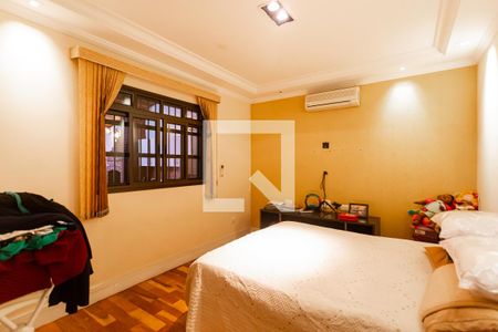Casa à venda com 206m², 4 quartos e 2 vagas Casa à venda com 206m², 4 quartos e 2 vagasQuarto 4