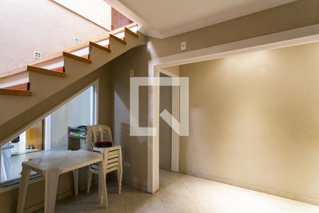 Casa à venda com 206m², 4 quartos e 2 vagas Casa à venda com 206m², 4 quartos e 2 vagasHall