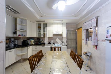 Casa à venda com 206m², 4 quartos e 2 vagas Casa à venda com 206m², 4 quartos e 2 vagasCozinha