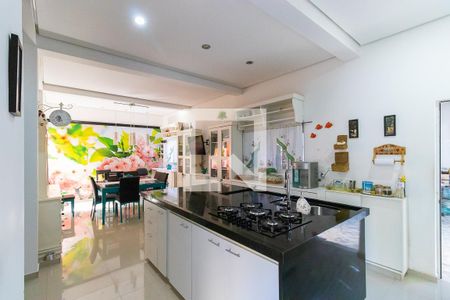 Casa à venda com 274m², 4 quartos e 1 vagaCozinha