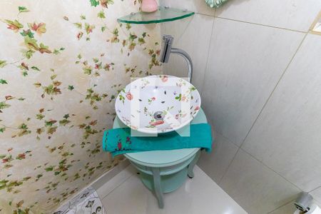 Casa à venda com 274m², 4 quartos e 1 vagaBanheiro social 2