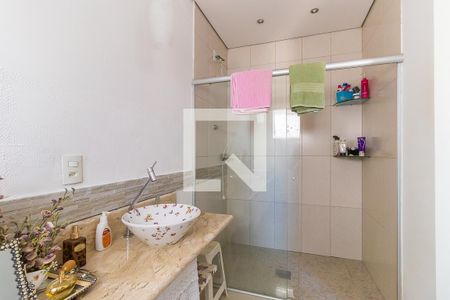 Casa à venda com 274m², 4 quartos e 1 vagaBanheiro da suíte