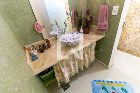 Casa à venda com 274m², 4 quartos e 1 vagaBanheiro social 1