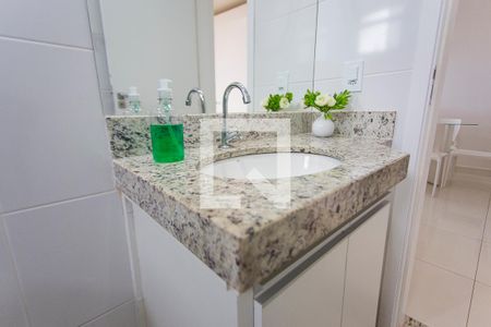 Apartamento para alugar com 50m², 2 quartos e 2 vagas Apartamento para alugar com 50m², 2 quartos e 2 vagasBanheiro