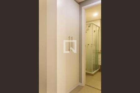Corredor de apartamento para alugar com 1 quarto, 40m² em Vila Castelo, São Paulo