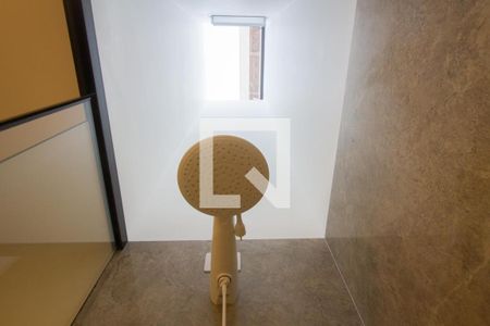 Casa à venda com 200m², 2 quartos e 2 vagasChuveiro