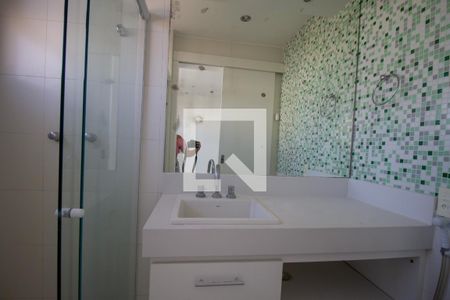 Apartamento à venda com 182m², 4 quartos e 3 vagas Apartamento à venda com 182m², 4 quartos e 3 vagasBanheiro da Suíte 2