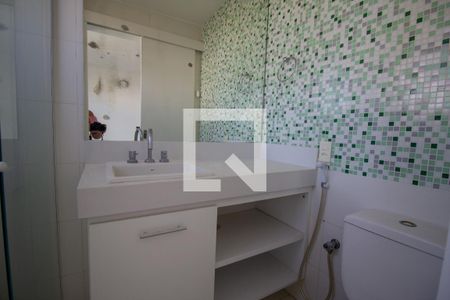 Apartamento à venda com 182m², 4 quartos e 3 vagas Apartamento à venda com 182m², 4 quartos e 3 vagasBanheiro da Suíte 2