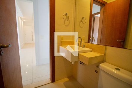 Apartamento à venda com 182m², 4 quartos e 3 vagas Apartamento à venda com 182m², 4 quartos e 3 vagasBanheiro Social