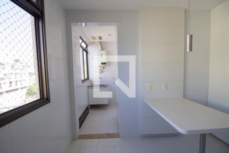 Apartamento à venda com 182m², 4 quartos e 3 vagas Apartamento à venda com 182m², 4 quartos e 3 vagasÁrea de Serviço