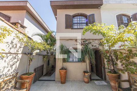 Casa à venda com 265m², 3 quartos e 2 vagas Casa à venda com 265m², 3 quartos e 2 vagasÁrea Externa