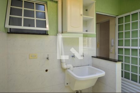 Casa à venda com 180m², 2 quartos e 2 vagasÀrea de serviço