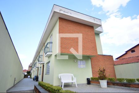 Casa à venda com 180m², 2 quartos e 2 vagasÁrea comum - fachada interna