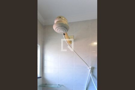 Casa à venda com 180m², 2 quartos e 2 vagasBanheiro da suite 2