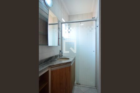 Casa à venda com 180m², 2 quartos e 2 vagasBanheiro da suite 1