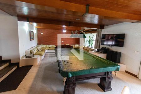 Casa à venda com 635m², 4 quartos e 4 vagas Casa à venda com 635m², 4 quartos e 4 vagasSala de Jogos
