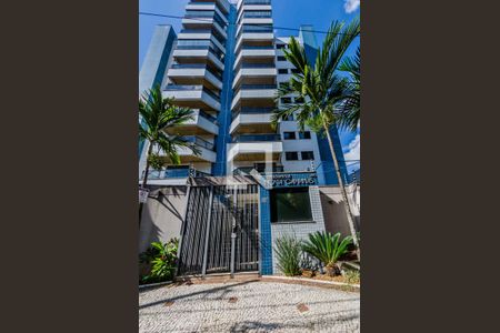 Apartamento à venda com 128m², 4 quartos e 2 vagas Apartamento à venda com 128m², 4 quartos e 2 vagasFachada