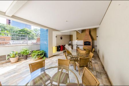 Apartamento à venda com 128m², 4 quartos e 2 vagas Apartamento à venda com 128m², 4 quartos e 2 vagasÁrea comum - Churrasqueira