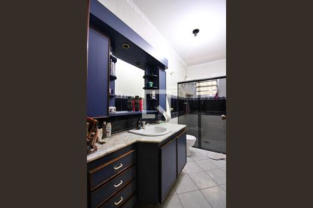 Casa à venda com 379m², 5 quartos e 6 vagasBanheiro Social