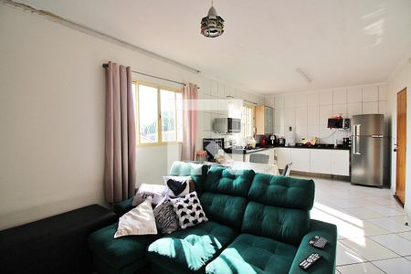 Casa à venda com 379m², 5 quartos e 6 vagasSala/Cozinha casa 2