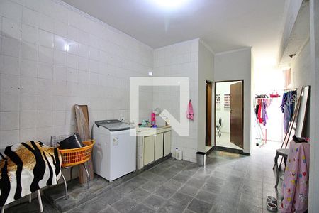 Casa à venda com 379m², 5 quartos e 6 vagasLavanderia