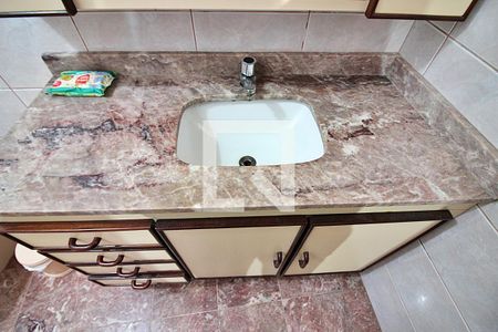 Casa à venda com 379m², 5 quartos e 6 vagasBanheiro do Quarto 1 - Suíte