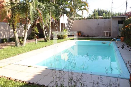 Casa à venda com 350m², 3 quartos e 2 vagasÁrea comum - Piscina