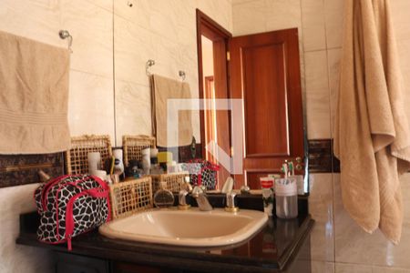 Casa à venda com 350m², 3 quartos e 2 vagasBanheiro