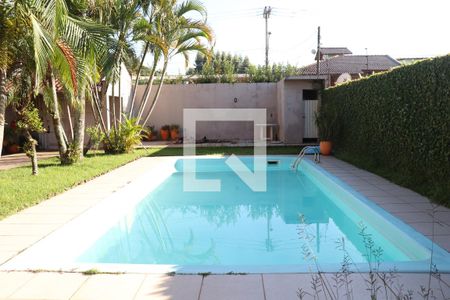 Casa à venda com 350m², 3 quartos e 2 vagasÁrea comum - Piscina