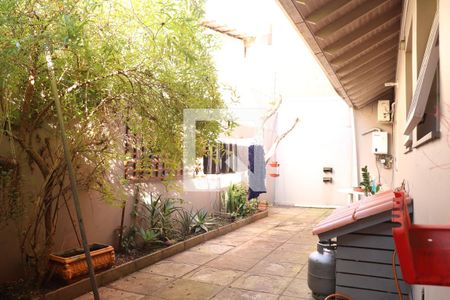 Casa à venda com 350m², 3 quartos e 2 vagasQuintal