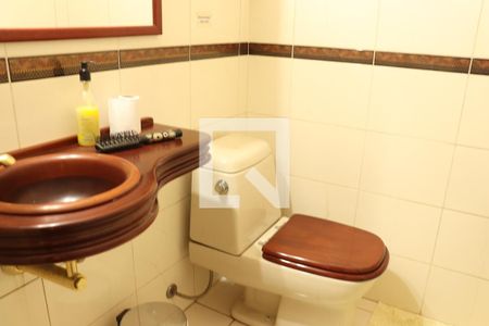 Casa à venda com 350m², 3 quartos e 2 vagasLavabo