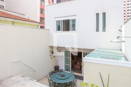 Casa à venda com 220m², 3 quartos e 2 vagas Casa à venda com 220m², 3 quartos e 2 vagasQuintal