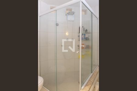 Casa à venda com 220m², 3 quartos e 2 vagas Casa à venda com 220m², 3 quartos e 2 vagasBanheiro Social