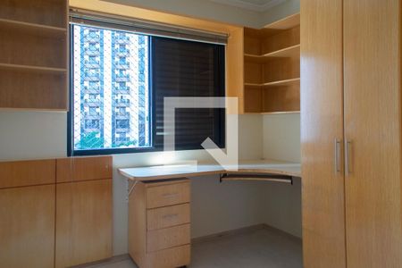 Apartamento à venda com 185m², 4 quartos e 2 vagas Apartamento à venda com 185m², 4 quartos e 2 vagasQuarto