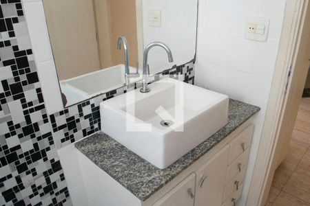 Apartamento à venda com 185m², 4 quartos e 2 vagas Apartamento à venda com 185m², 4 quartos e 2 vagasBanheiro