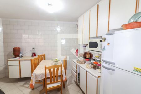 Casa à venda com 69m², 2 quartos e 2 vagas Casa à venda com 69m², 2 quartos e 2 vagasCozinha