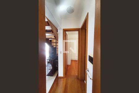 Casa à venda com 120m², 3 quartos e 2 vagas Casa à venda com 120m², 3 quartos e 2 vagasCorredor