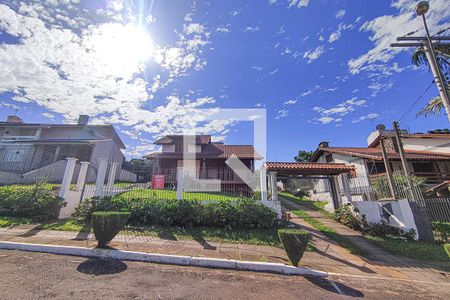 Casa à venda com 120m², 3 quartos e 2 vagas Casa à venda com 120m², 3 quartos e 2 vagasFachada
