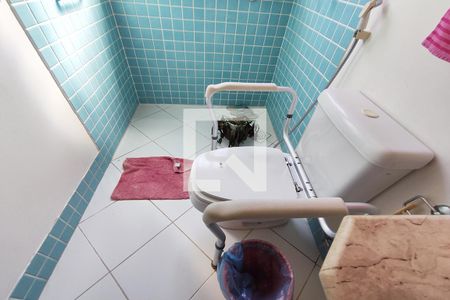 Casa à venda com 120m², 3 quartos e 2 vagas Casa à venda com 120m², 3 quartos e 2 vagasBanheiro