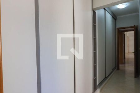 Apartamento para alugar com 147m², 4 quartos e 2 vagas Apartamento para alugar com 147m², 4 quartos e 2 vagasArmário